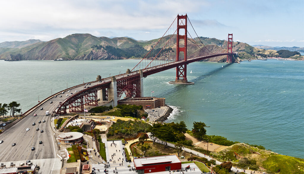 Menikmati Keindahan Wisata di Golden Gate Bridge